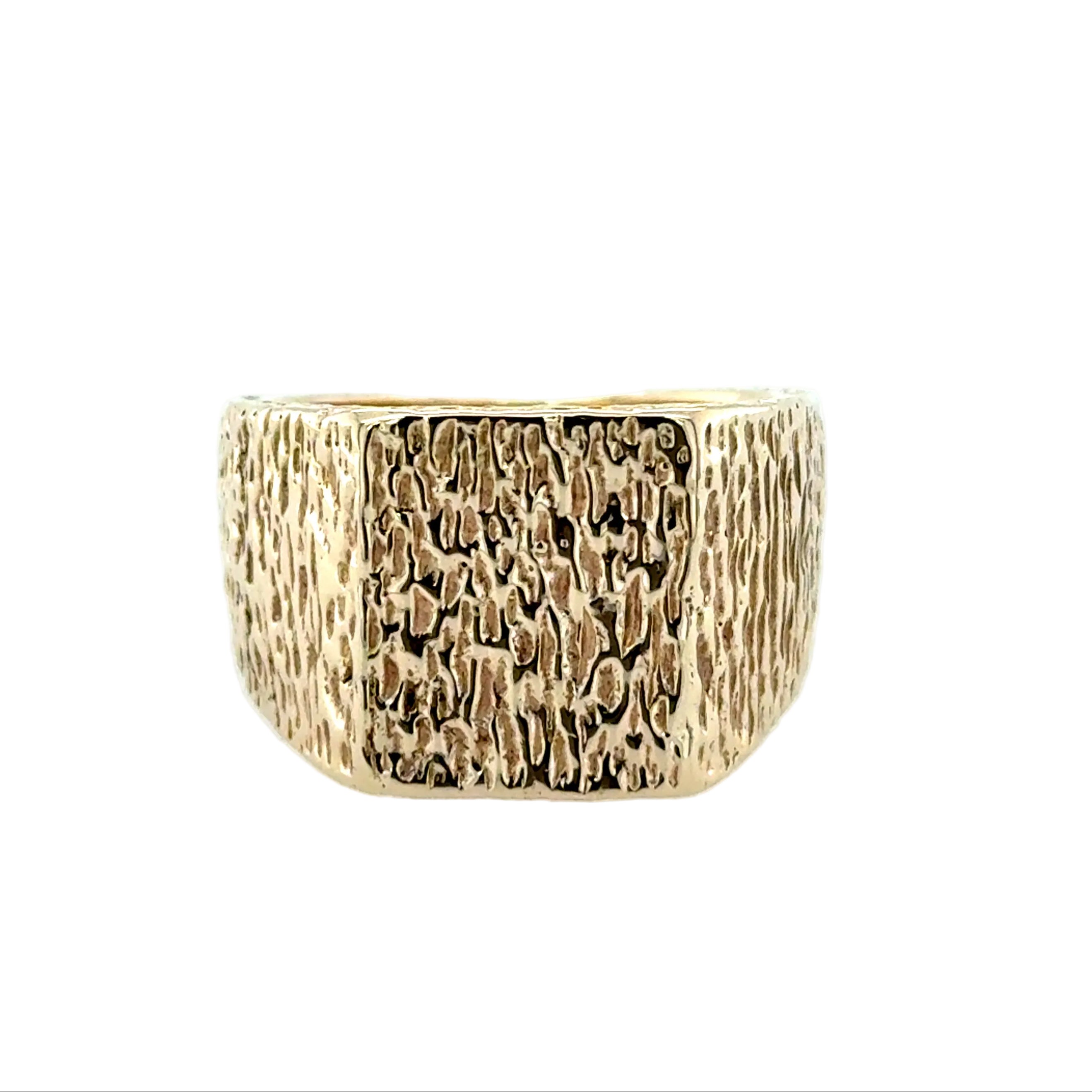 9ct Yellow Gold Vintage Heavyweight Bark Effect Square Signet Ring London 1972