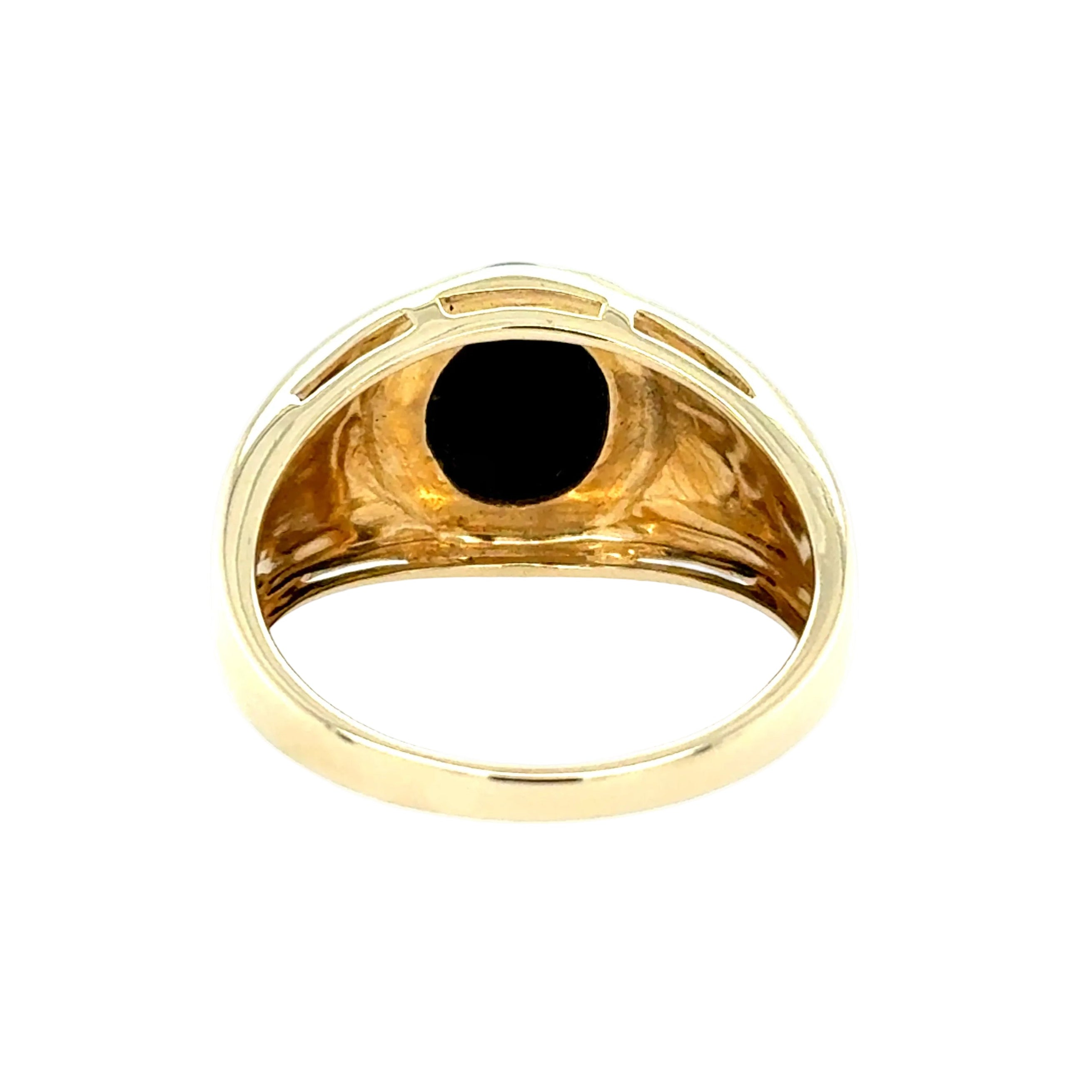 9ct Yellow Gold Oval Cabochon Black Onyx Celtic Ring Size Z - 7.90g
