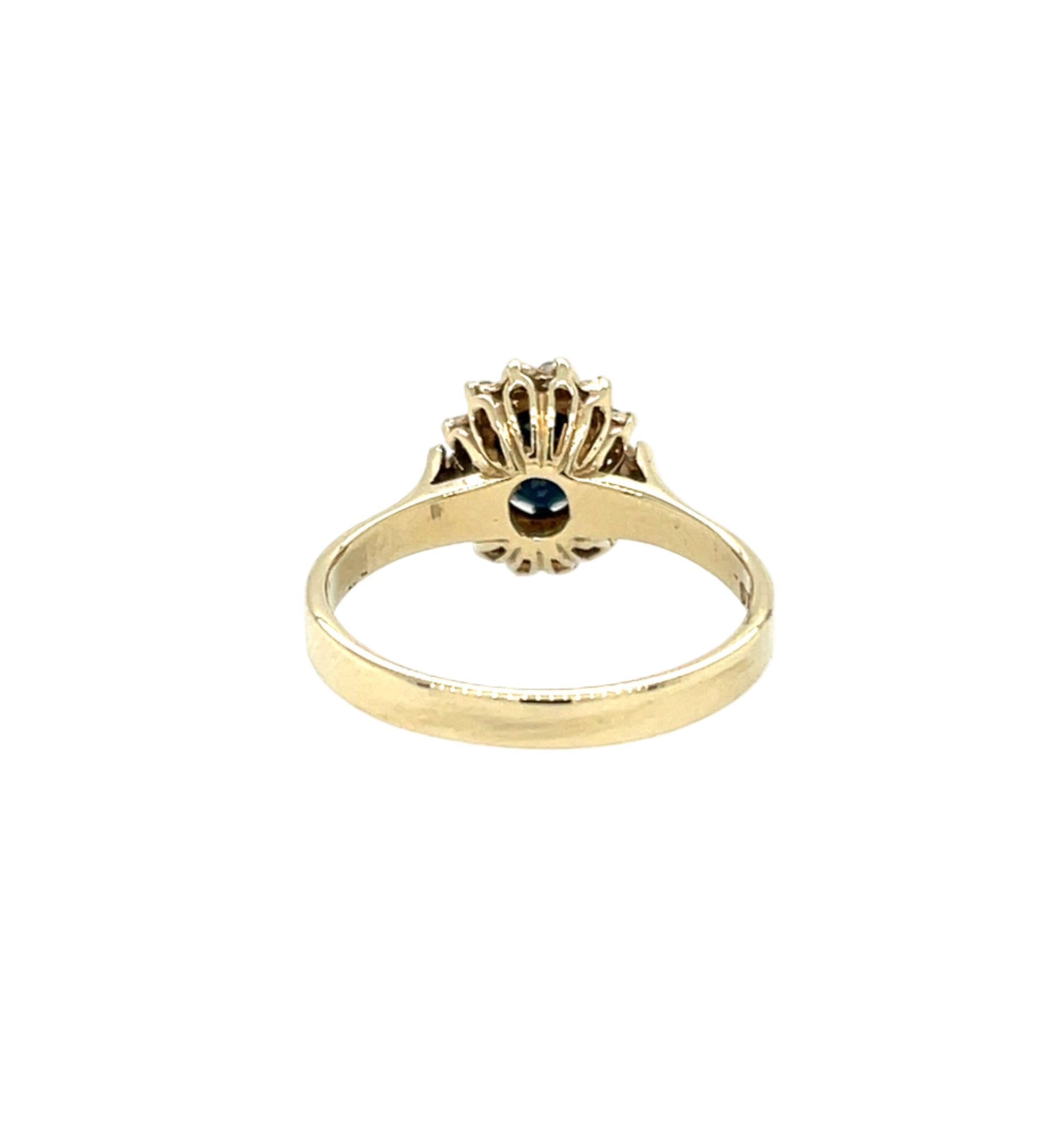 9ct Yellow Gold Vintage Sapphire & Diamond Cluster Ring London 1982